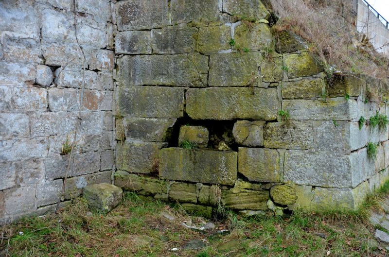 Retaining Wall Cleaning