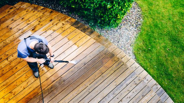 Deck Pressure Cleaning in Ashburn